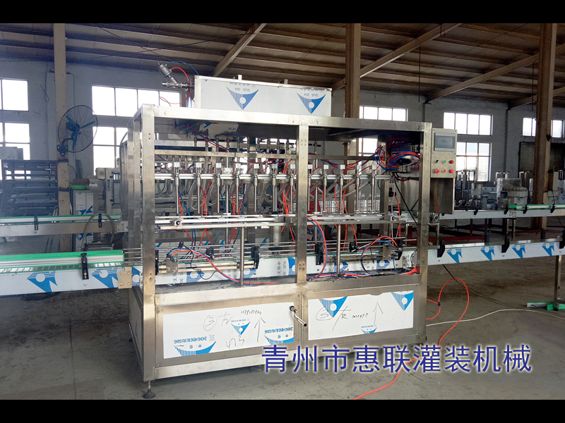 玻璃水灌裝設(shè)備 玻璃水灌裝設(shè)備