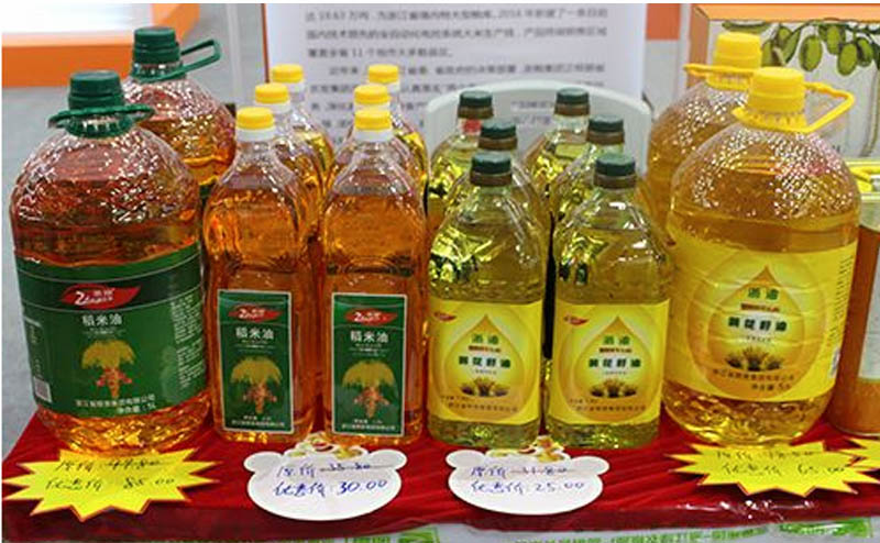 小型半自動食用油灌裝機 小型半自動食用油灌裝機