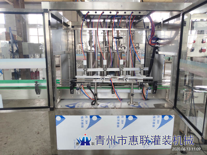 全自動油類灌裝機 全自動油類灌裝機