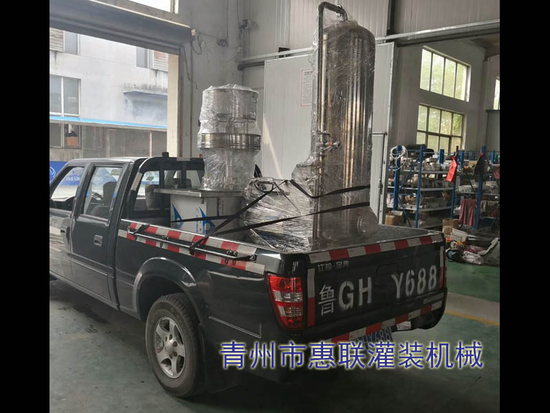 江蘇客戶訂購的醬類膏體灌裝機發貨現場