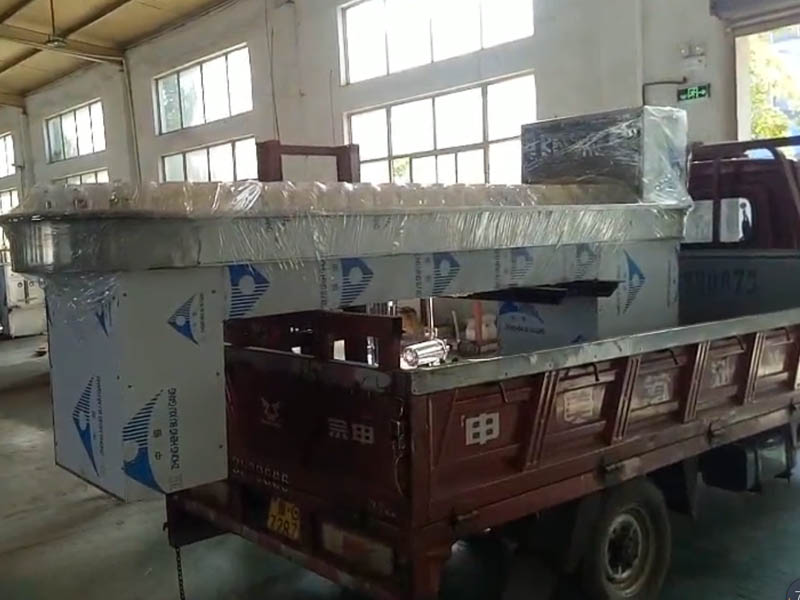 白灑灌裝生產線發貨現場